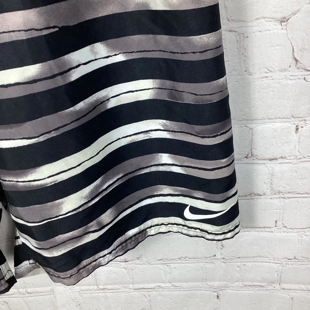 Nike Striped Bathing Suit Swim Trunks‎ Men’s Size XXL Striped Black Gray White